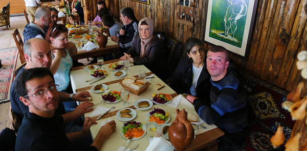 ENGELLİLER YAZA MERHABA DEDİ