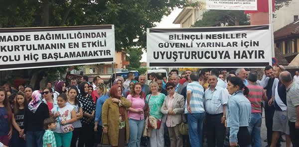 SAPANCA'DA 'UYUŞTURUCUYA HAYIR' YÜRÜYÜŞÜ
