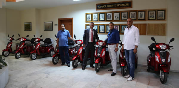 SAPANCA BELEDİYESİ’NE ENGELLİ ARACI HEDİYE ETTİLER