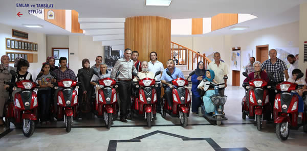 SAPANCA BELEDİYESİ ENGELLİ ARAÇLARINI SAHİPLERİNE DAĞITTI