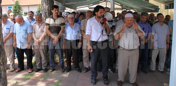 İSRAİL'İN SALDIRILARI PROTESTO EDİLDİ