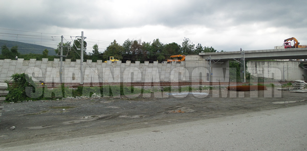 ÜST GEÇİT ÇALIŞMALARI 24 SAAT ARALIKSIZ DEVAM EDİYOR