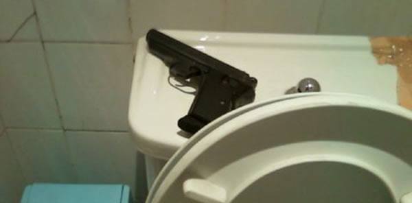 SİLAHINI TUVALETTE UNUTTU, UYUŞTURUCU MADDE YAKALANDI, İŞTE ASAYİŞ RAPORU