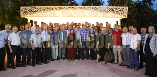 AK PARTİ SAPANCA'DA GÖVDE GÖSTERİSİ YAPTI