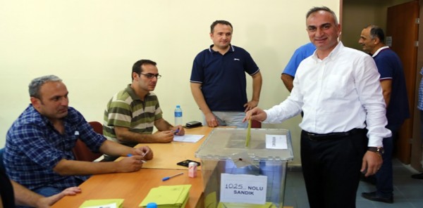 SAPANCA’DA YILMAZER, BOSTANCI VE CEBECİ OYLARINI KULLANDI