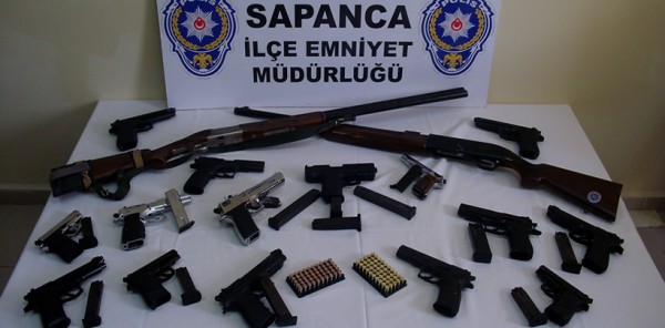SİLAH ATANLARA 12 BİN LİRA CEZA KESİLDİ