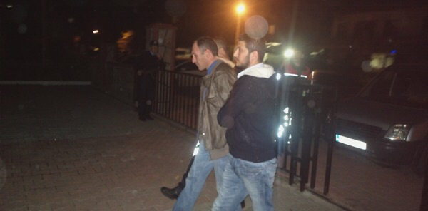 700 BİN LİRA GASP ETTİLER