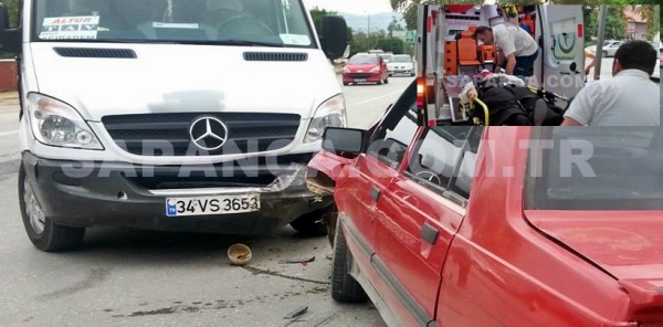 SAPANCA'DA TRAFİK KAZASI: 1 YARALI