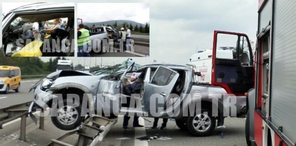 TEM OTOYOLU SAPANCA GEÇİŞİNDEKİ KAZADA 2 KİŞİ YARALANDI