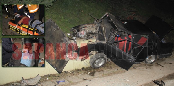 OTOMOBİLİ ÇALDIKTAN 5 DAKİKA SONRA KAZA YAPIP YARALANDILAR