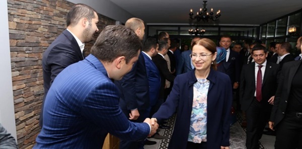 BAKAN İSLAM GENÇ GİRİŞİMCİLER VE İŞ ADAMLARI DERNEĞİ ÜYELERİYLE BİR ARAYA GELDİ