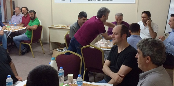 SAKARYA ÖZGÜR-DER İFTARDA BULUŞTU