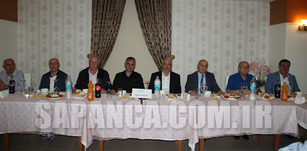 SAMİ CANDAN, YAKIN DOSTLARINI İFTARDA AĞIRLADI