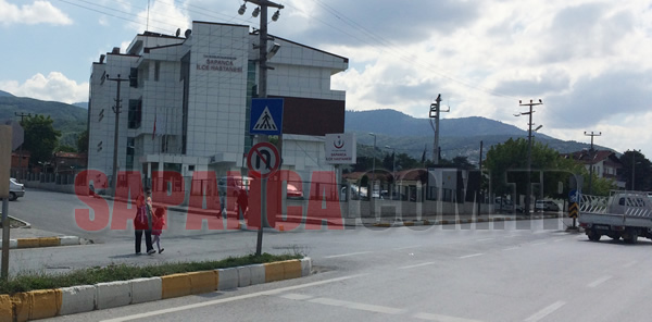 BU KAVŞAK KAZAYA DAVETİYE ÇIKARIYOR