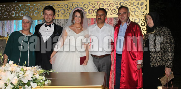 PELİN İLE METEHAN DÜNYA EVİNE GİRDİ