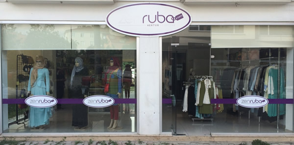 SAPANCA’NIN İLK TESETTÜR MAĞAZASI AÇILDI