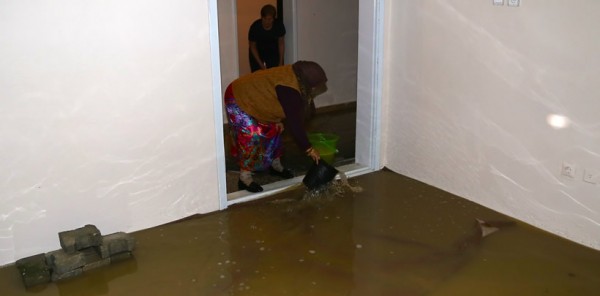 VATANDAŞLAR BÜYÜK ZARARA UĞRADI