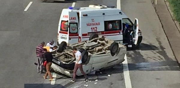 TEM OTOYOLU SAPANCA GEÇİŞİNDE MEYDANA GELEN KAZADA İRFAN MAHÇUP YARALANDI