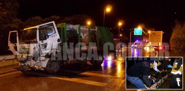 ÇÖP KAMYONUYLA TIR ÇARPIŞTI: 3 YARALI