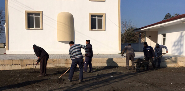 CAMİ BAHÇESİ YENİDEN DÜZENLENDİ