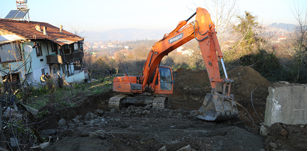 YENİ MAHALLE YENİ SOKAKLARA KAVUŞUYOR