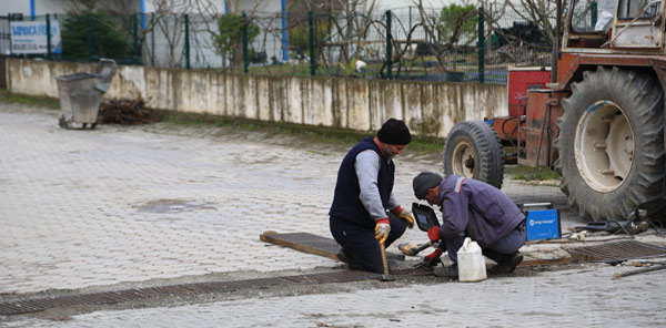 YENİ MAHALLE’DE YAĞMUR SUYU ÇALIŞMASI