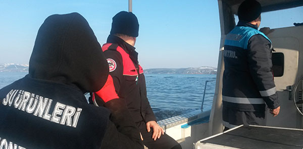 KAÇAK AVCILAR BALIK NESLİNİ KURUTUYOR