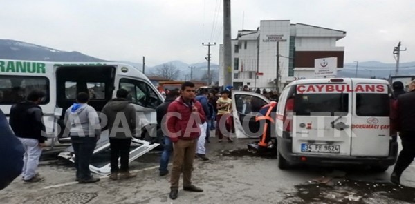 SAPANCA’DA TRAFİK KAZASI: 7 YARALI