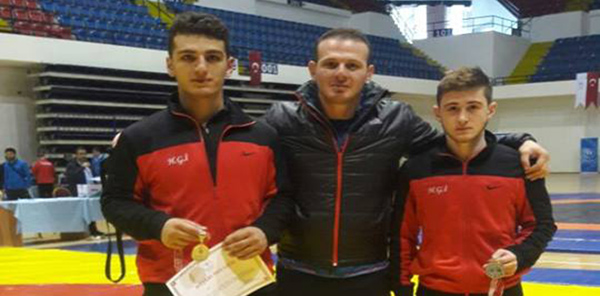 MİNDERDE SAPANCA RÜZGARI! 2 ŞAMPİYONLUK BİRDEN GELDİ