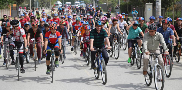 SAĞLIK İÇİN BİSİKLETİ SEÇTİLER