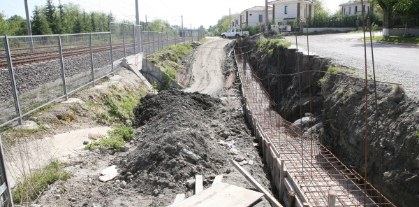 KIRKPINAR’DA ALT GEÇİT VE İSTİNAT DUVARI ÇALIŞMASI