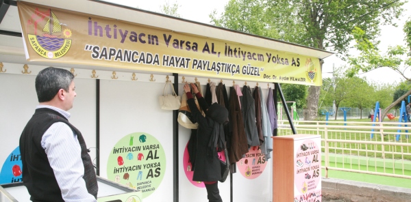 YARDIM STANDINA YOĞUN İLGİ