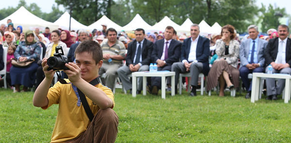 ENGELLİLER ŞENLİĞİ’NDE BİR ARAYA GELDİLER