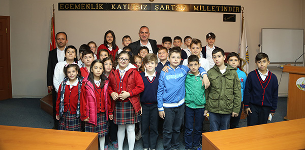 ÖĞRENCİLER SORDU YILMAZER CEVAPLADI