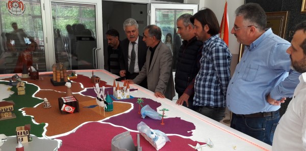 ÖĞRENCİLERDEN IŞIKLI TÜRKİYE HARİTASI