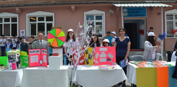 MUCİT ÖĞRENCİLER ÇALIŞMALARINI SERGİLEDİ