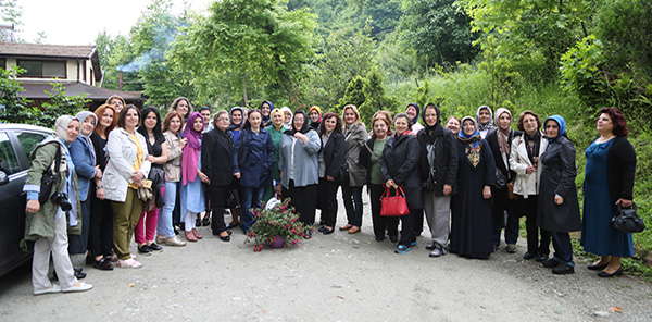 KURSİYERLER BELGELERİNİ ALDI