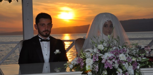 MİLLİ TAKIM ANTRENÖRÜ ÇÖMLEKÇİOĞLU DÜNYA EVİNE GİRDİ