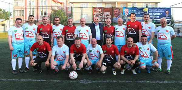 BAŞKAN YILMAZER GÖSTERİ MAÇINDA FORMA GİYDİ