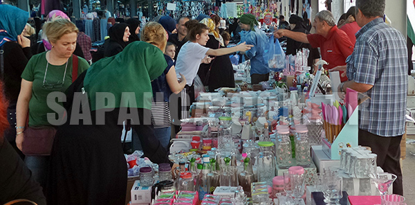 PAZARIN EN YOĞUN STANDI