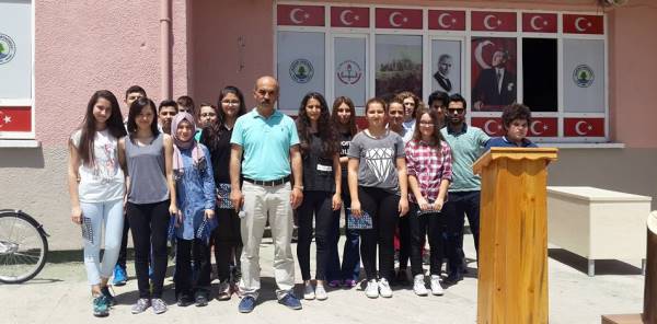 BAŞARILI ÖĞRENCİLERE ÖDÜL