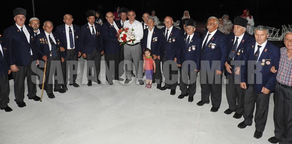 GAZİLER SAPANCA’DA İFTAR YAPTI