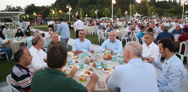 AK PARTİ SAPANCA İFTARDA BULUŞTU