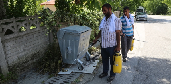 İLAÇLAMA ÇALIŞMALARI DEVAM EDİYOR