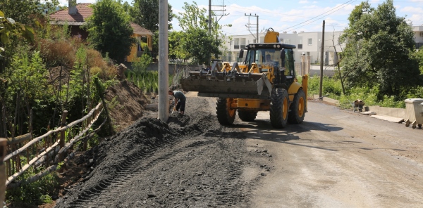YEDİGÖZ CADDESİ’NDE ÇALIŞMALAR SÜRÜYOR