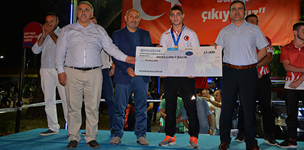 ABDÜLSAMET BAŞAR İÇİN HENDEK’TE TÖREN DÜZENLENDİ