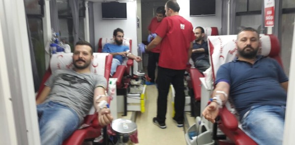 VATANDAŞLAR KAN BAĞIŞINDA BULUNDU