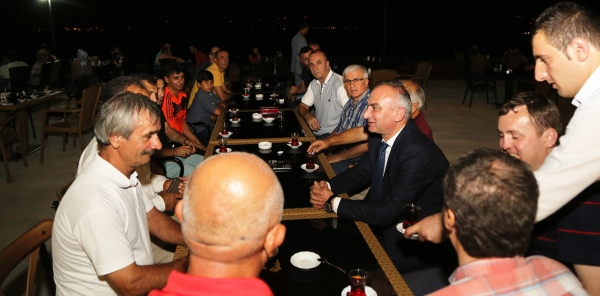 OLGUNLAR ŞAMPİYONLARINA YEMEK