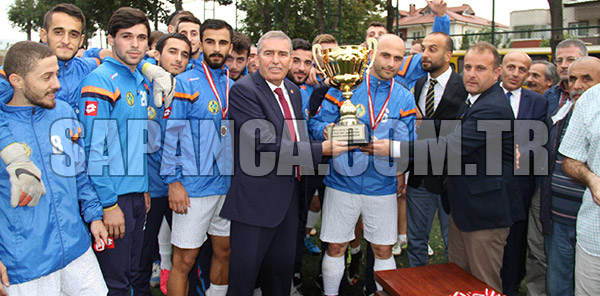 KIRKPINARSPOR ŞAMPİYONLUK KUPASINI ALDI