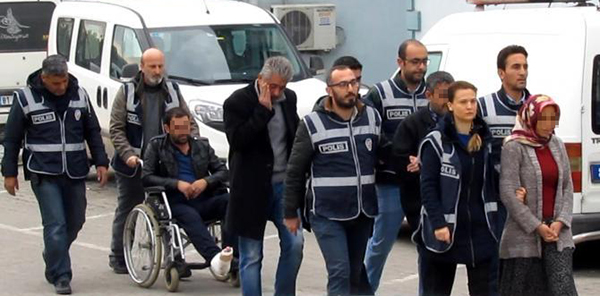 SAPANCA BELEDİYE MECLİS ÜYESİNİN EVİNE GİREN HIRSIZLAR YAKALANDI